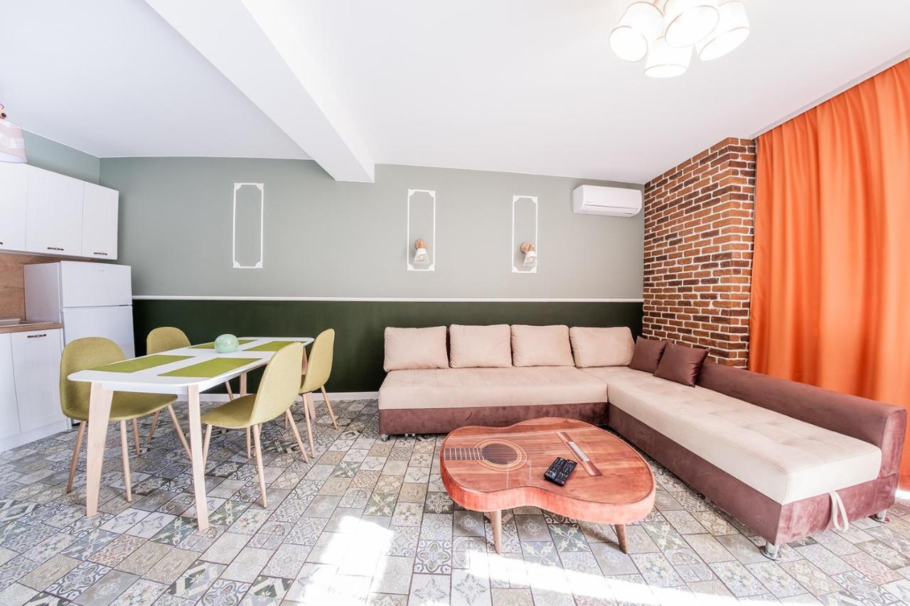 Rococo Life Apartment