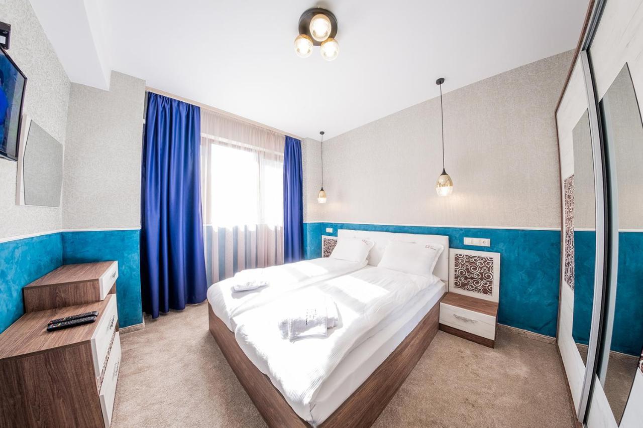 Rococo Life Apartment